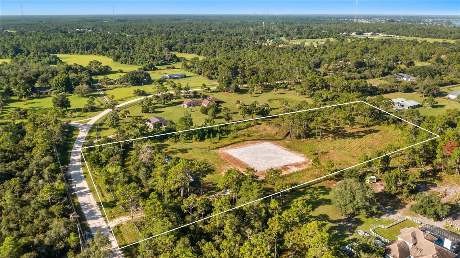 3rd image of 2521 Mills Creek Rd, Chuluota, FL 32766 | MLS# G5116720