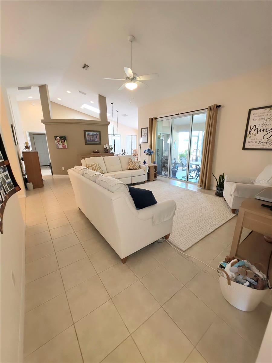 4th image of 3910 Sw 103Rd Street Rd, Ocala, FL 34476 | MLS# OM730807