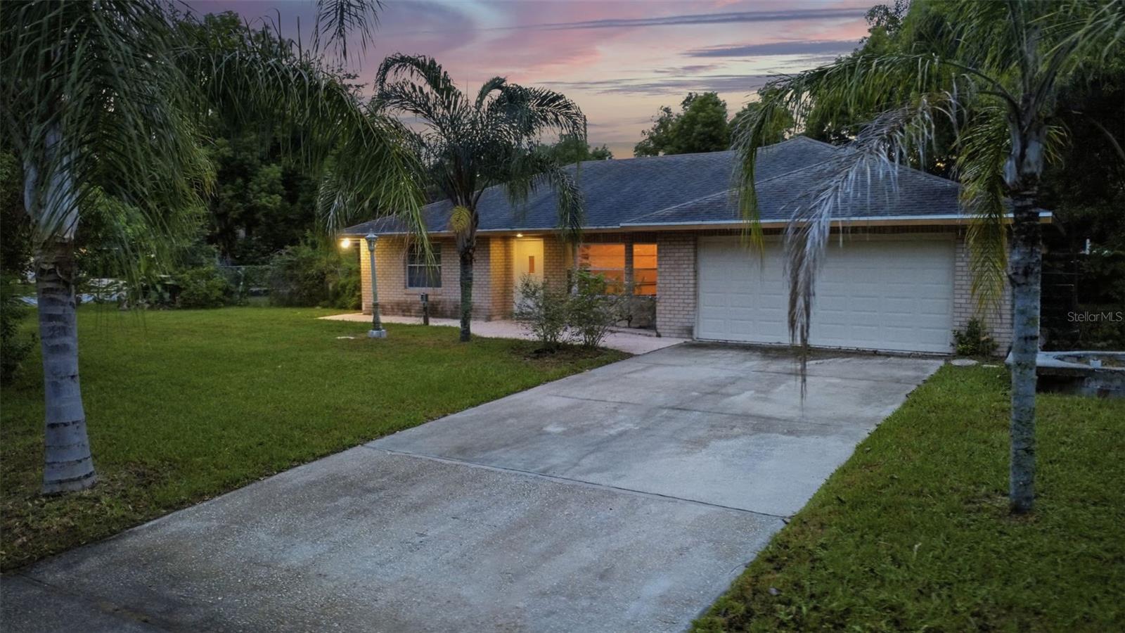 1st image of 1098 E De Carlo Dr, Deltona, FL 32725 | MLS# V4950861