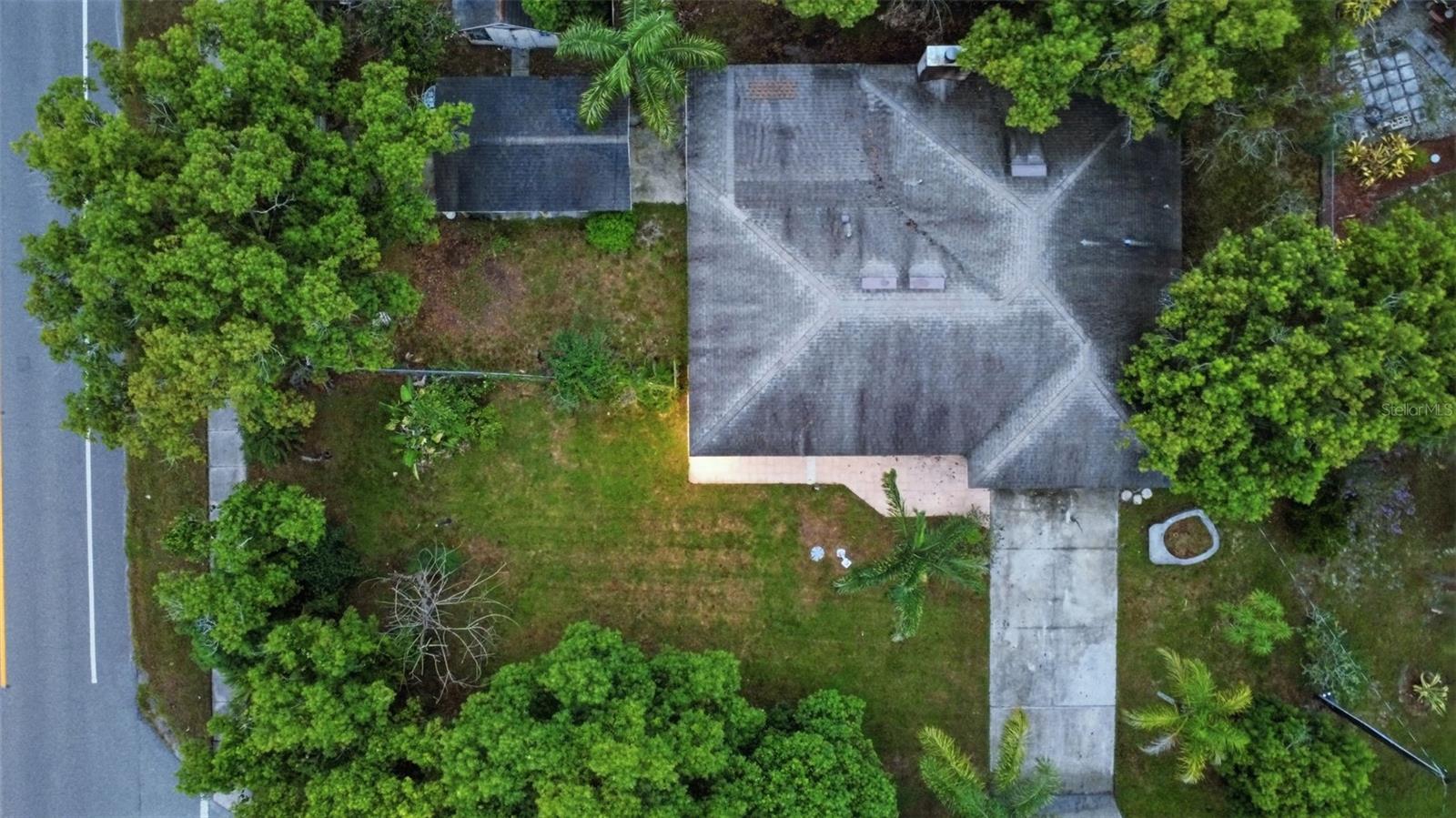 49th image of 1098 E De Carlo Dr, Deltona, FL 32725 | MLS# V4950861