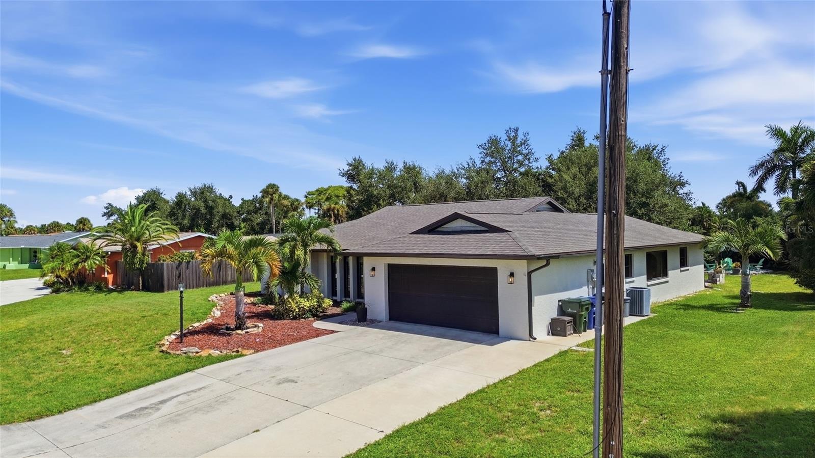 3rd image of 432 S Shore Dr, Osprey, FL 34229 | MLS# A4703634