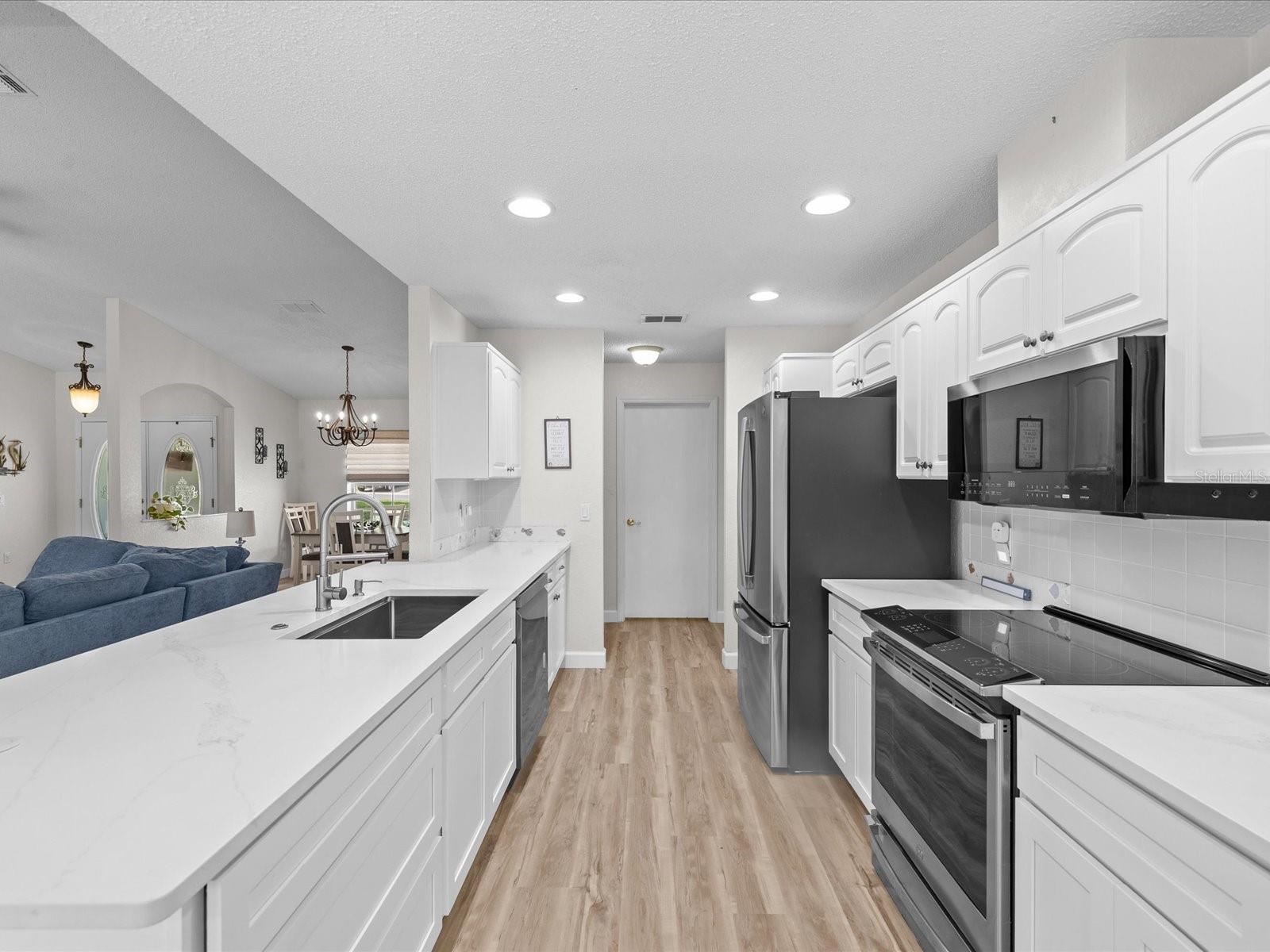 4th image of 5733 Cactus Cir, Spring Hill, FL 34606 | MLS# W7888794