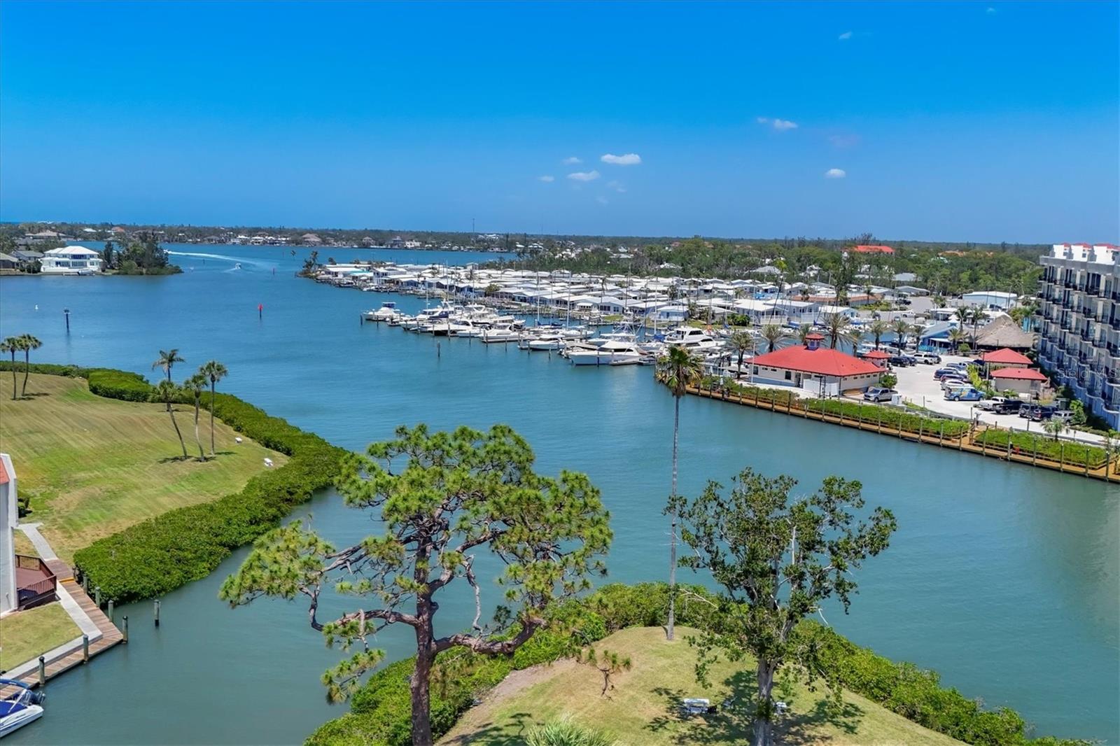 2nd image of 210 Santa Maria St, VENICE, FL 34285