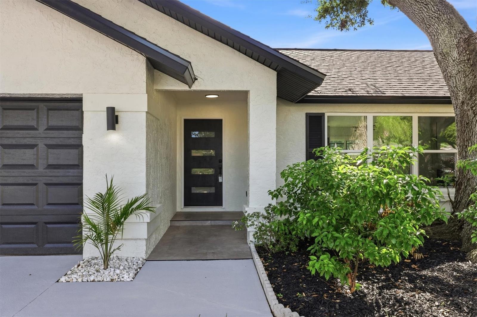 4th image of 6909 9Th Ct E, Sarasota, FL 34243 | MLS# N6145444