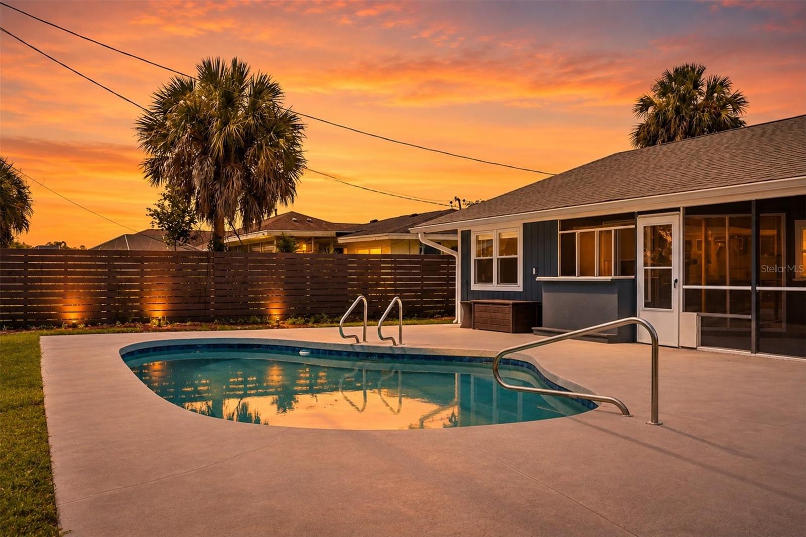 2nd image of 286 Mount Vernon Dr, Venice, FL 34293 | MLS# D6148509