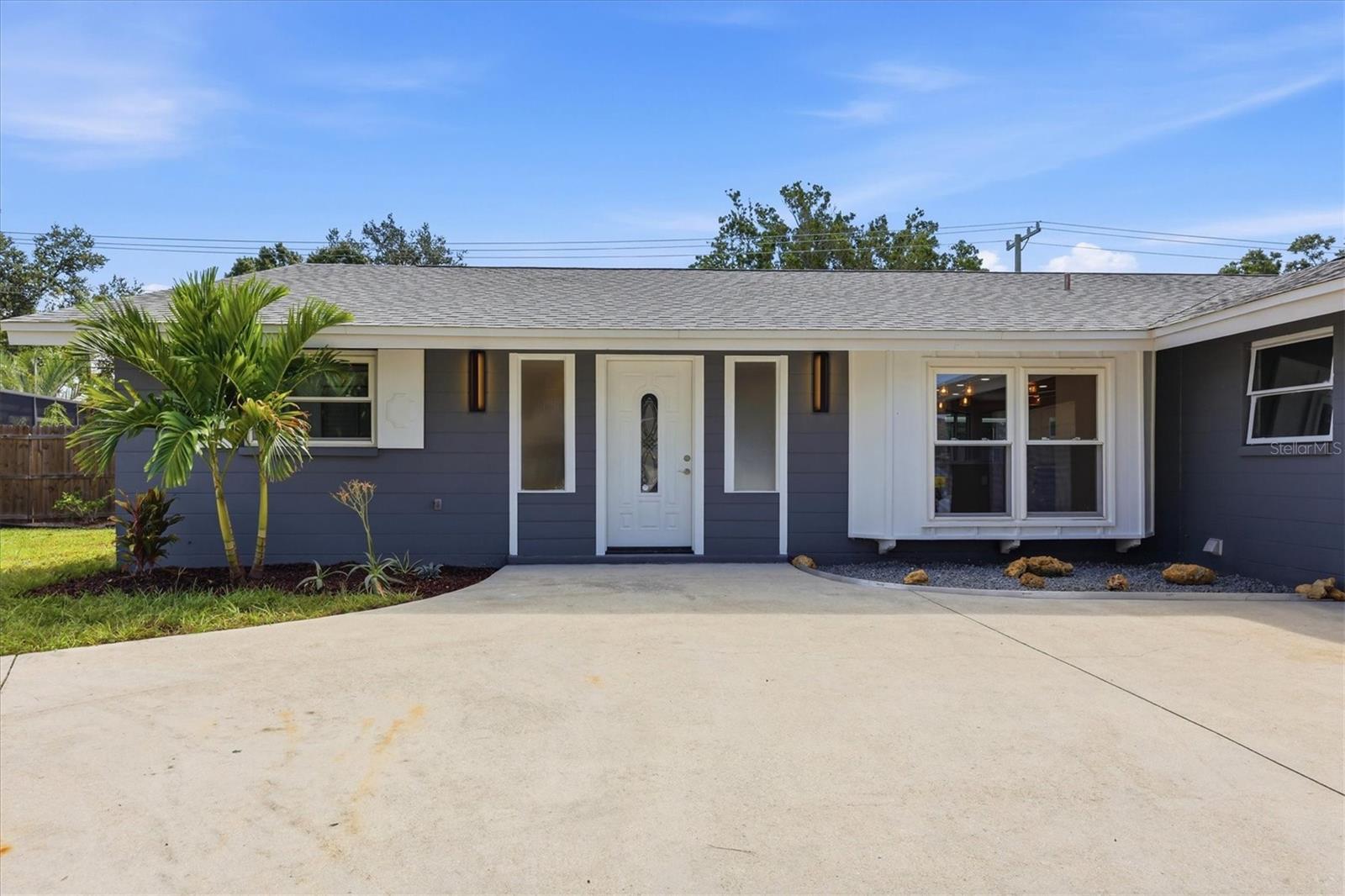 3rd image of 286 Mount Vernon Dr, Venice, FL 34293 | MLS# D6148509