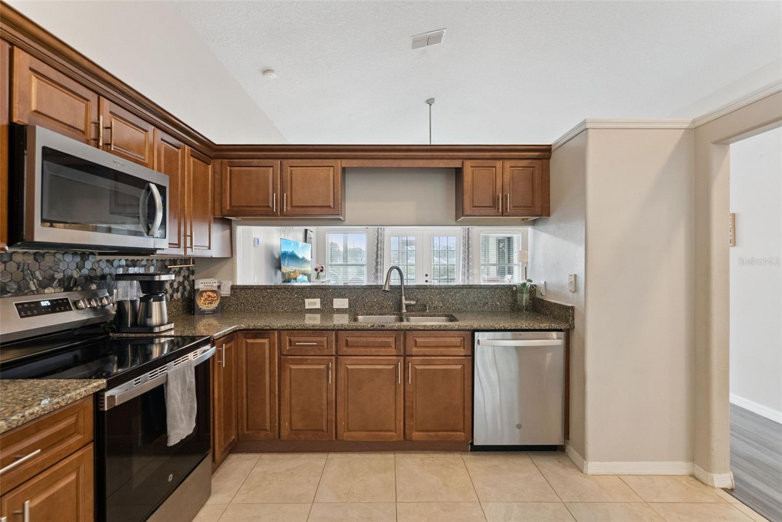 2nd image of 833 Delfino Pl, Lake Mary, FL 32746 | MLS# V4950869