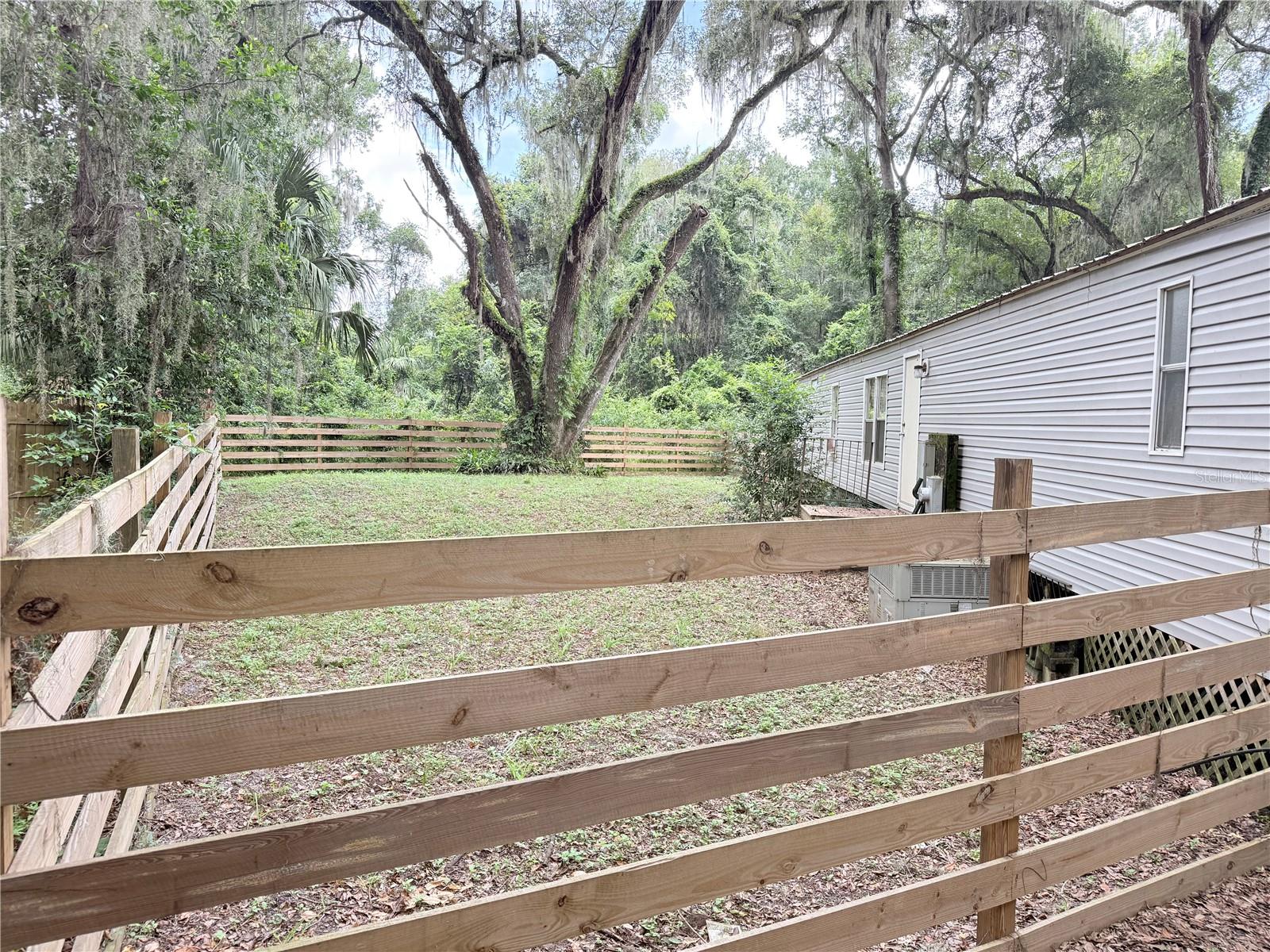 4th image of 1604 County Road 434B, Lake Panasoffkee, FL 33538 | MLS# G5116784