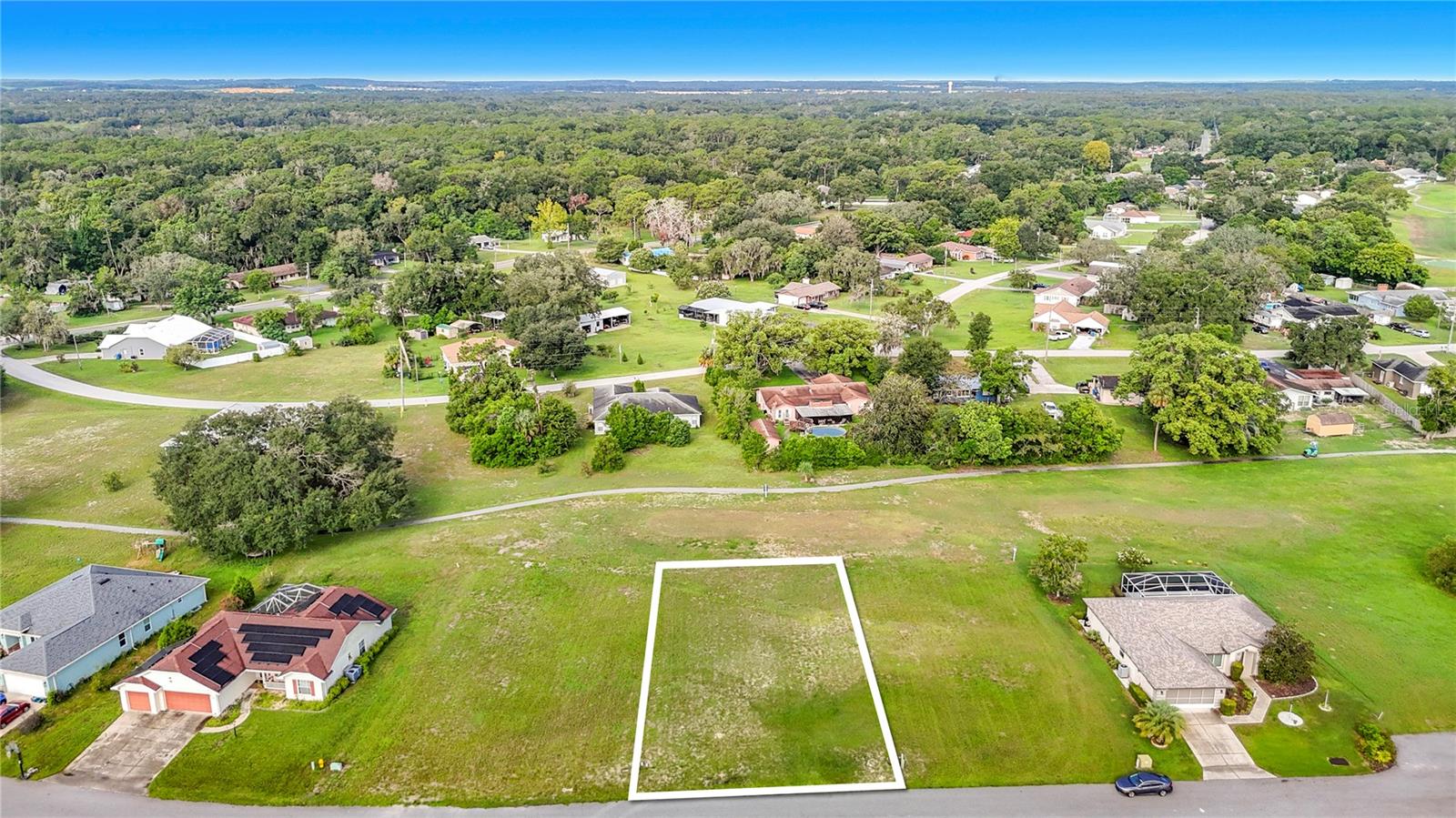 4th image of 5401 Boxtree Ct, Dade City, FL 33523 | MLS# TB8541347