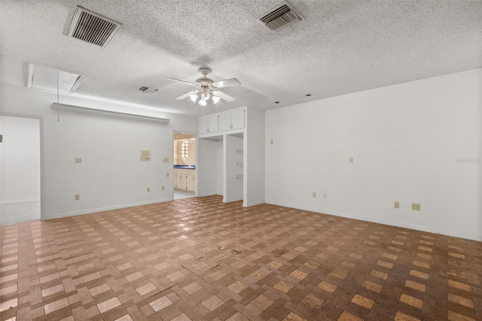 3rd image of 3889 N Lake Orlando Pkwy, Orlando, FL 32808 | MLS# O6435704