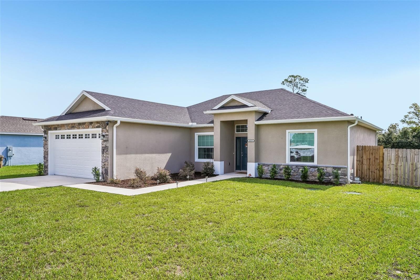 3rd image of 40688 E 9Th Ave, Umatilla, FL 32784 | MLS# G5116795