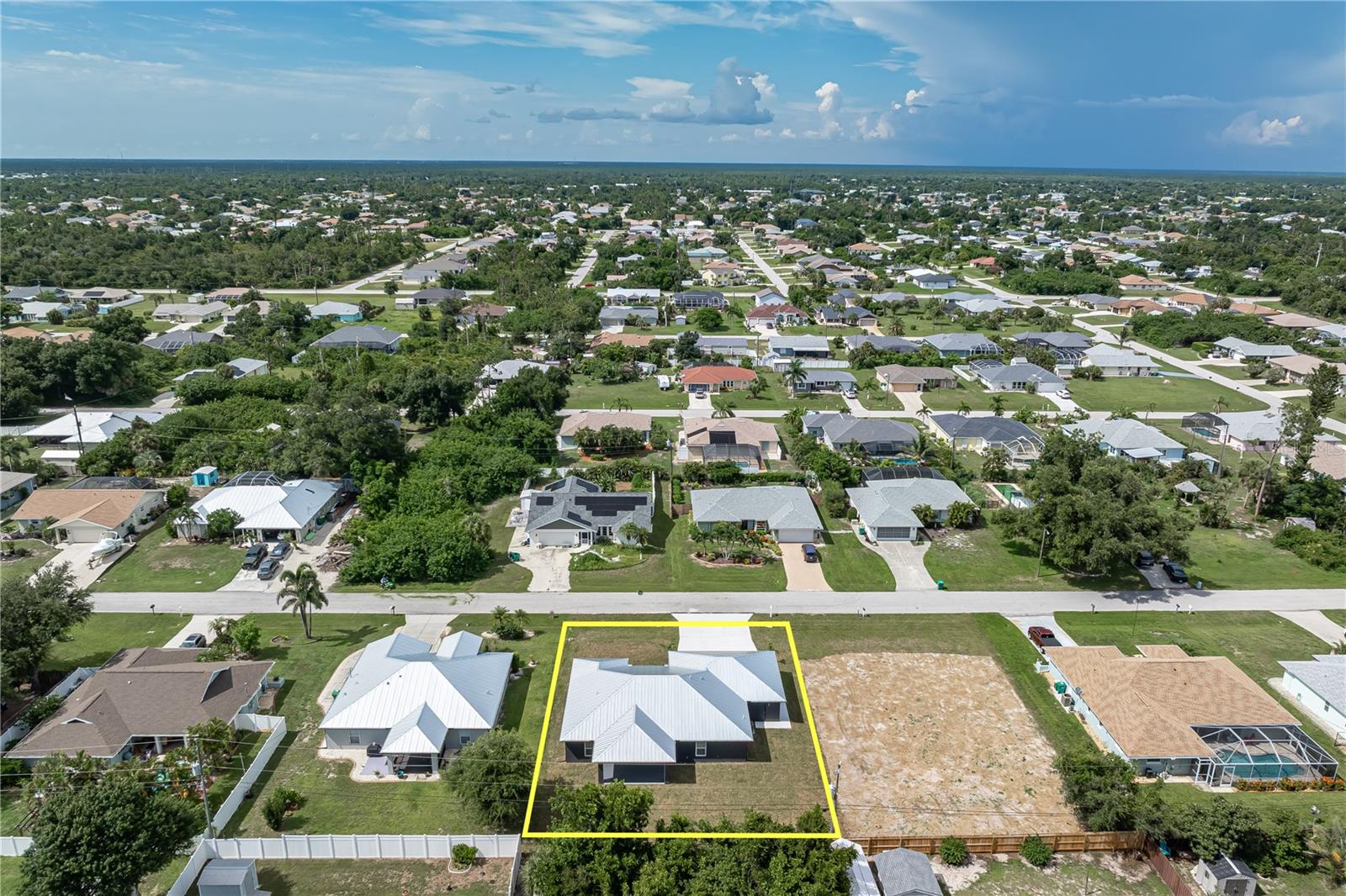 5th image of 9417 Heartwellville Ave, Englewood, FL 34224 | MLS# C7529870