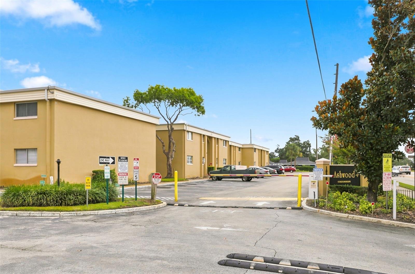 2nd image of 1000 Lake Of The Woods Blvd, FERN PARK, FL 32730