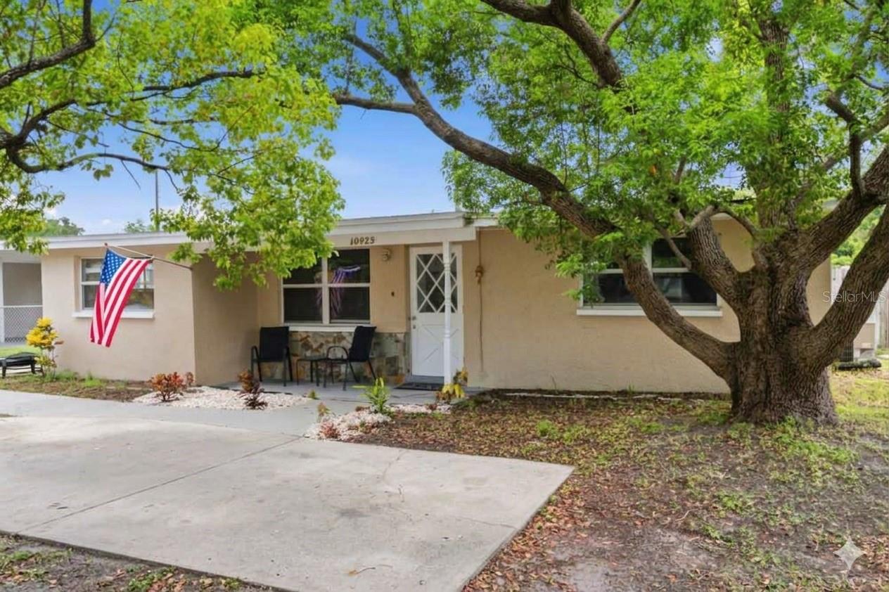 2nd image of 10923 109th Wy, Seminole, FL 33778 | MLS# TB8541422