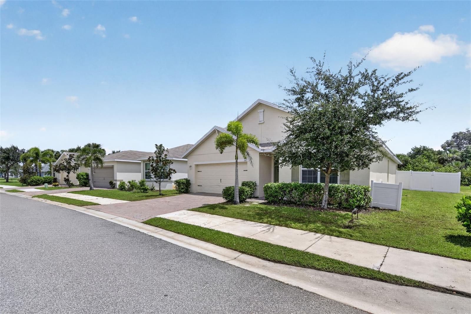 3rd image of 5437 Shell Mound Cir, Punta Gorda, FL 33982 | MLS# C7529873