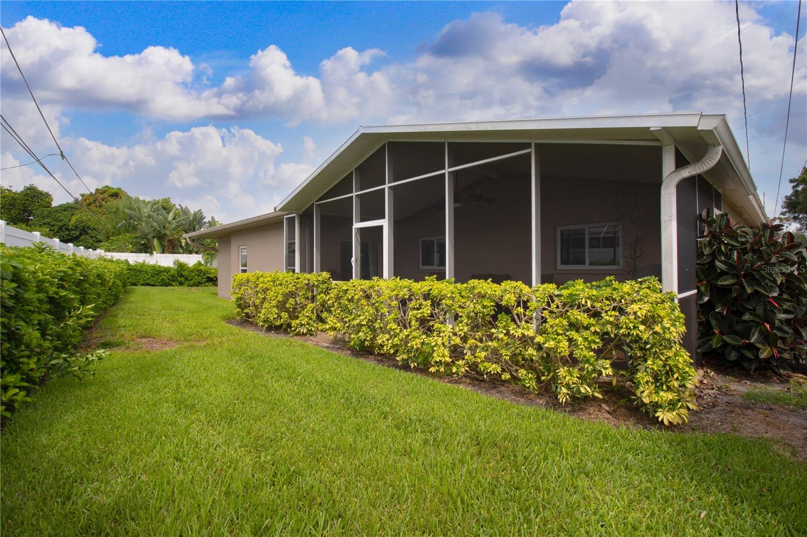 4th image of 1324 Ranchwood Dr, Clearwater, FL 33764 | MLS# TB8541444