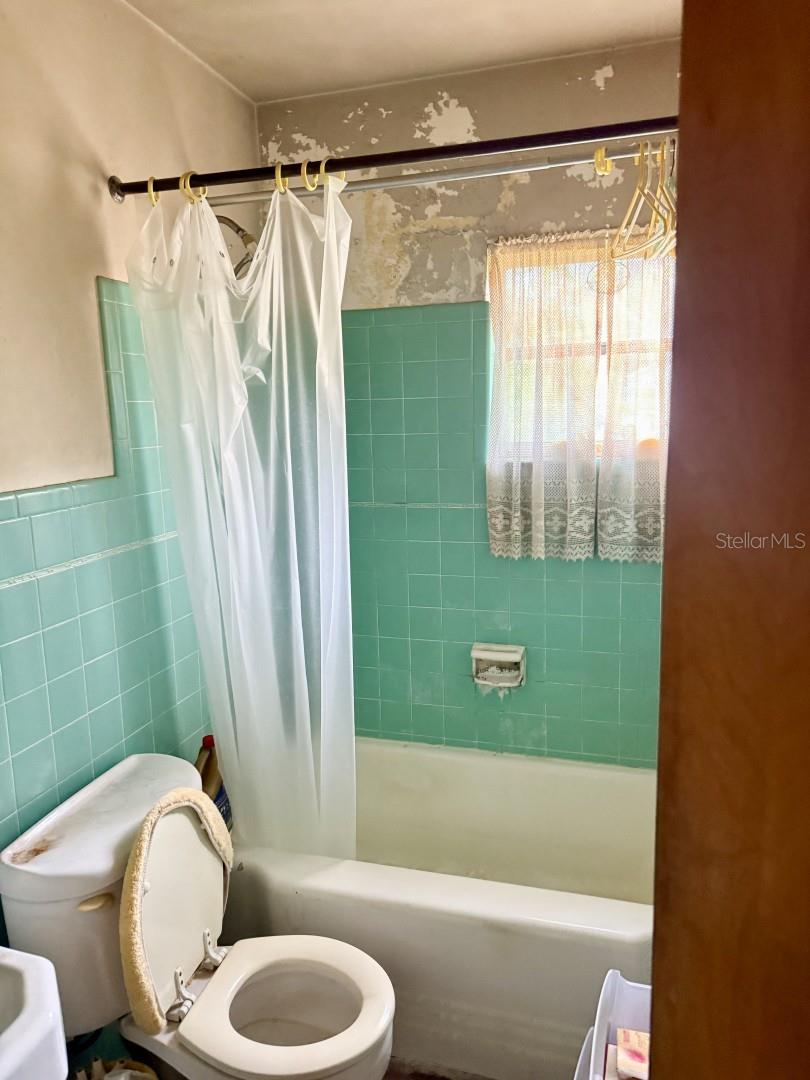 3rd image of 2709 S Shine Ave, Orlando, FL 32806 | MLS# TB8541471