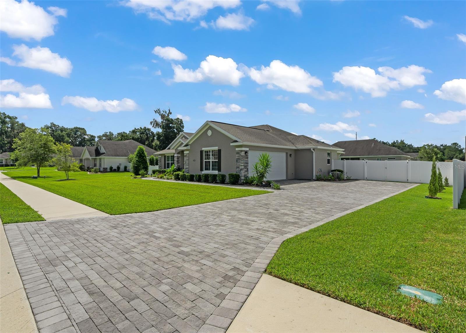 2nd image of 4010 Se 22nd St, Ocala, FL 34471 | MLS# OM730898