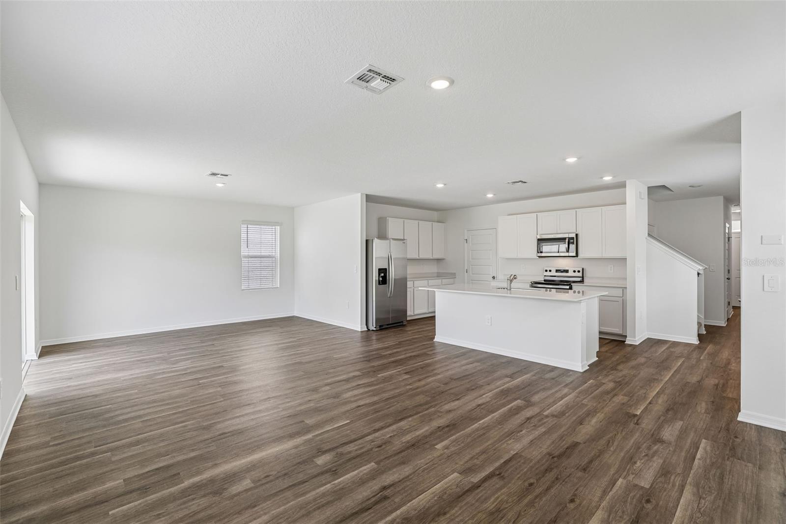 3rd image of 4074 Limeklin Falls Loop, Davenport, FL 33837 | MLS# O6435840