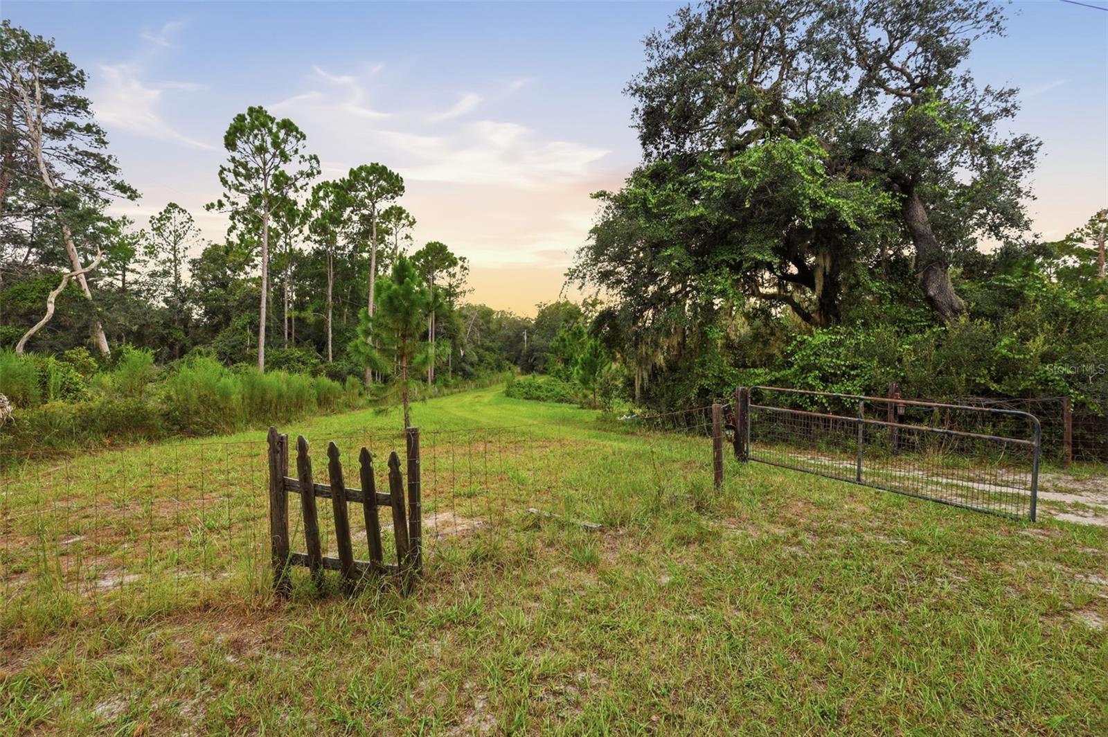 4th image of 39913 Swift Rd, Eustis, FL 32736 | MLS# OM730905
