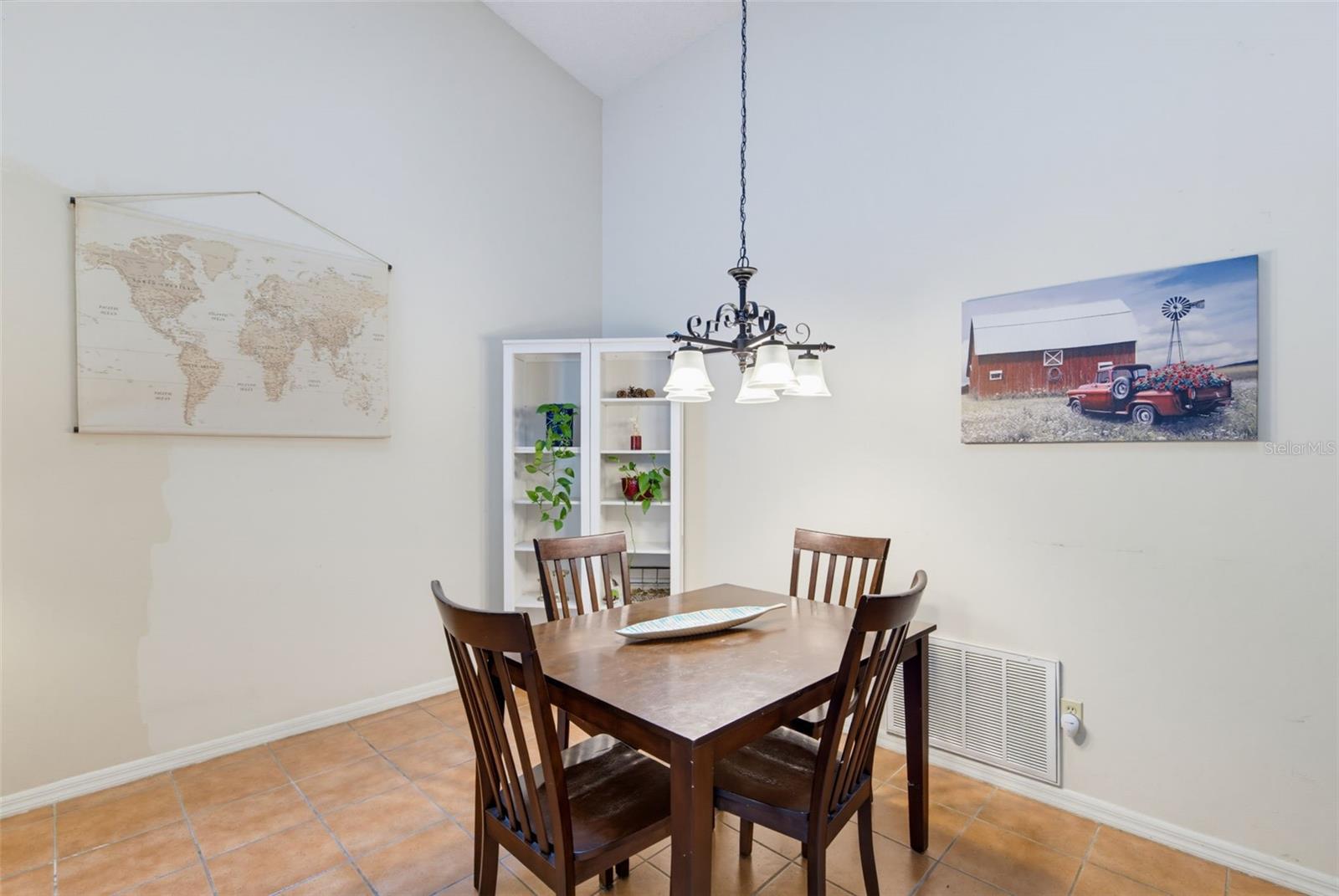 4th image of 285 Shrike Ct, Altamonte Springs, FL 32701 | MLS# O6435865