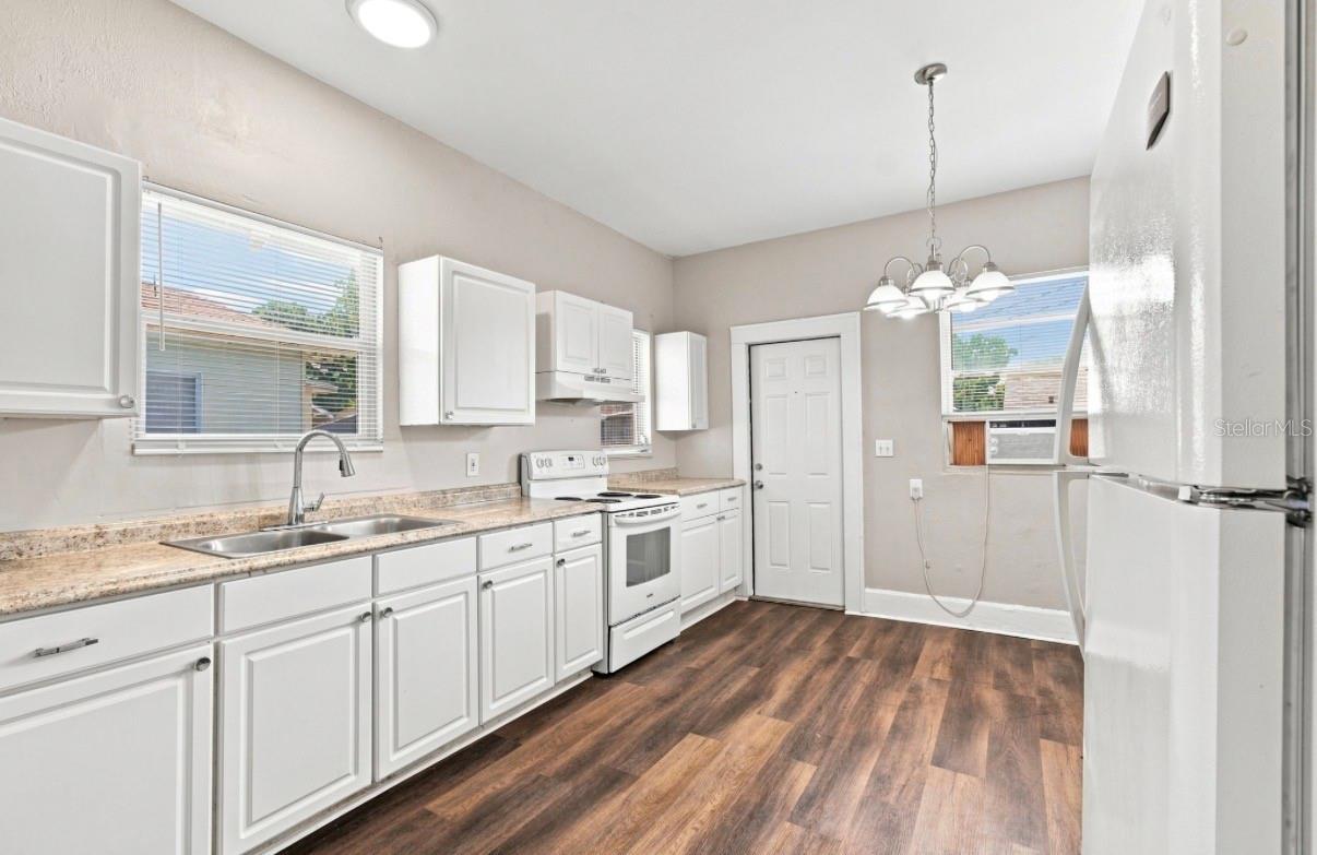 2nd image of 1140 10th Ave S, St Petersburg, FL 33705 | MLS# TB8541540