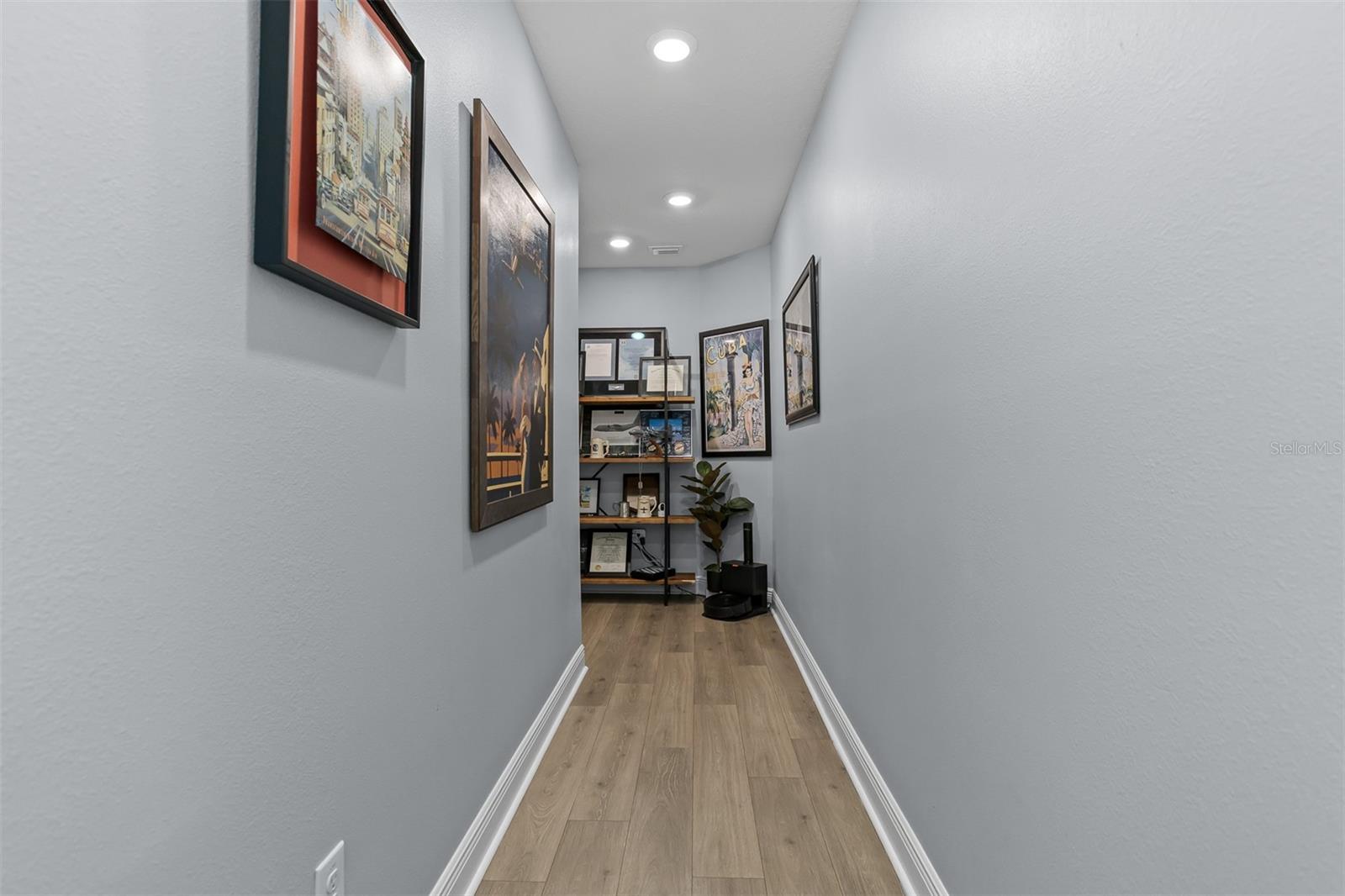 3rd image of 412 S Albany Ave #3, Tampa, FL 33606 | MLS# TB8541597