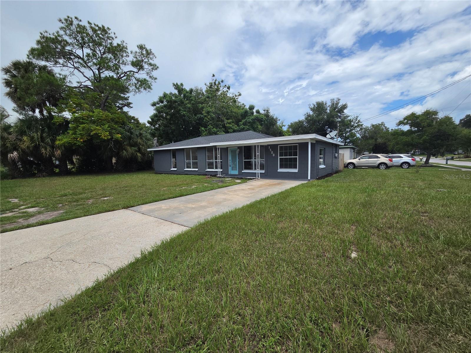 3rd image of 1500 Crest Ave, Leesburg, FL 34748 | MLS# O6435924