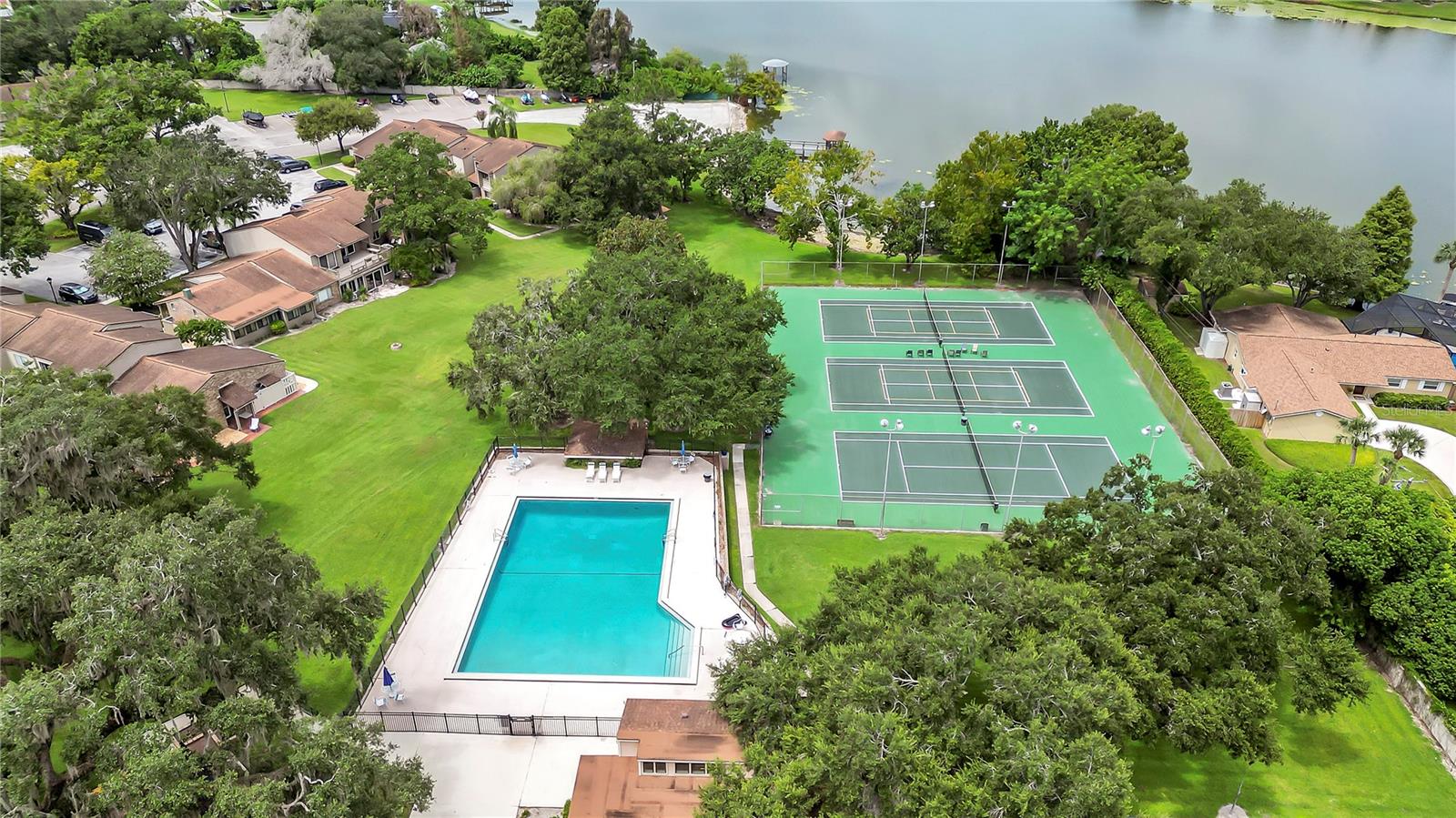 2nd image of 605 Chestnut Oak Cir, ALTAMONTE SPRINGS, FL 32701