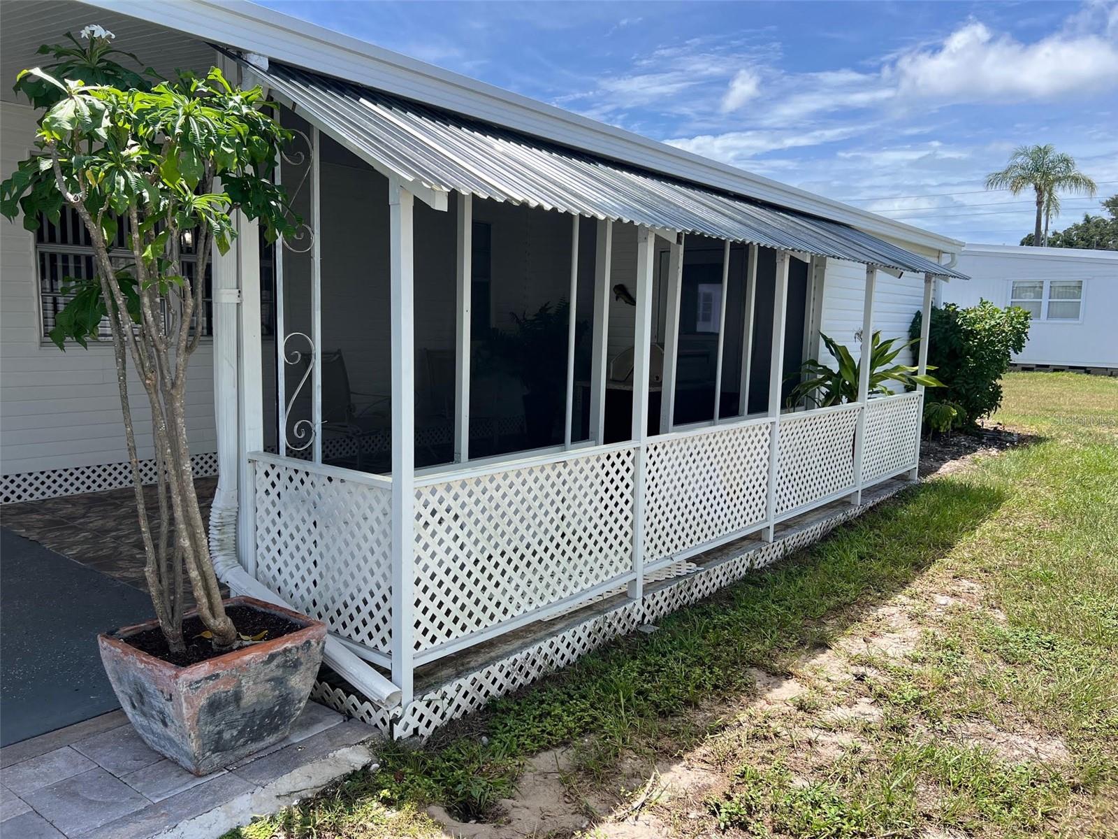 3rd image of 845 Cane Palm St, Largo, FL 33778 | MLS# TB8541667