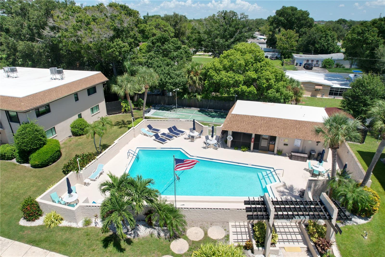 2nd image of 2750 E Bay Dr, LARGO, FL 33771