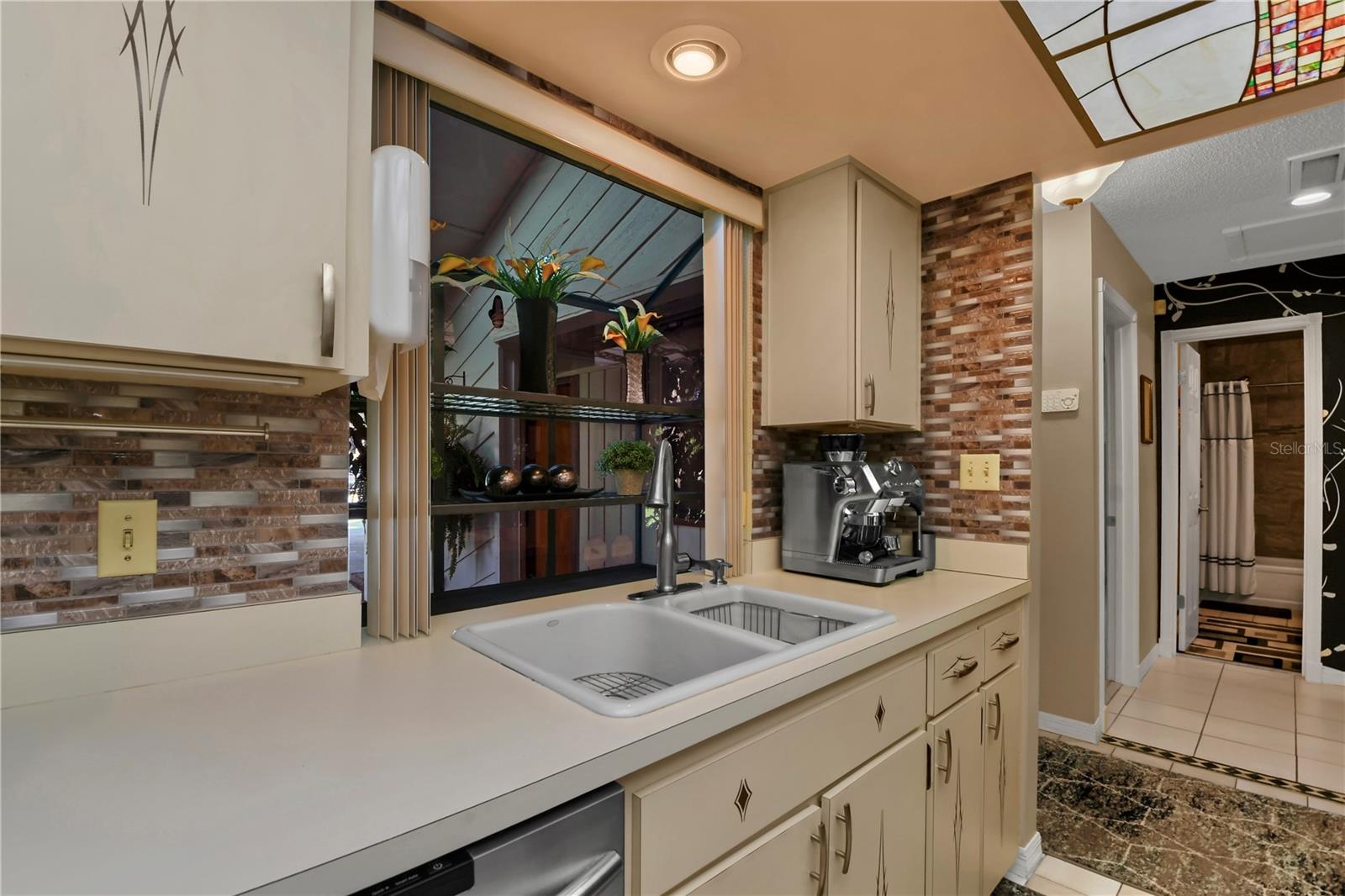 4th image of 3884 Villa Rose Ln, Orlando, FL 32808 | MLS# O6435960