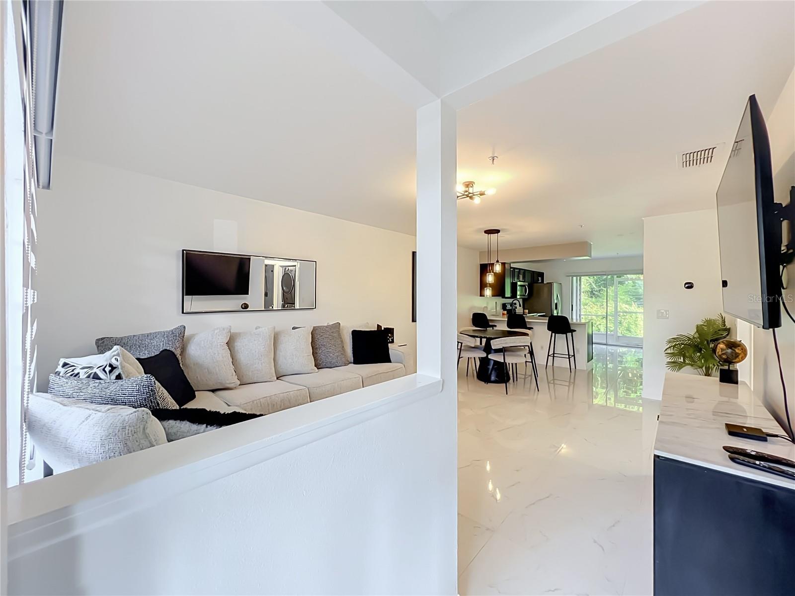 4th image of 121 Reserve Cir, Oviedo, FL 32765