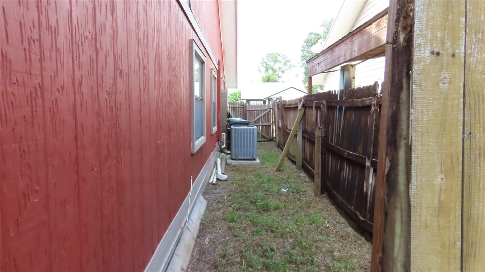 5th image of 3326 Whispering Dr N, Largo, FL 33771 | MLS# TB8541690