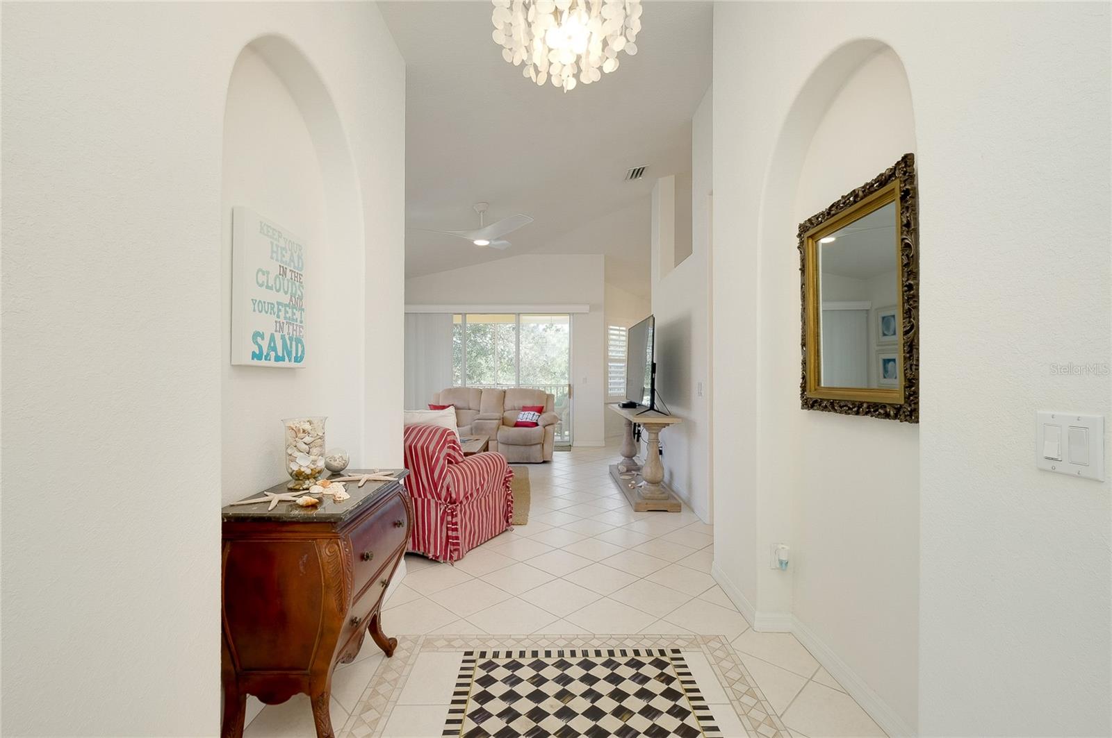 5th image of 703 Casa Del Lago Wy, VENICE, FL 34292