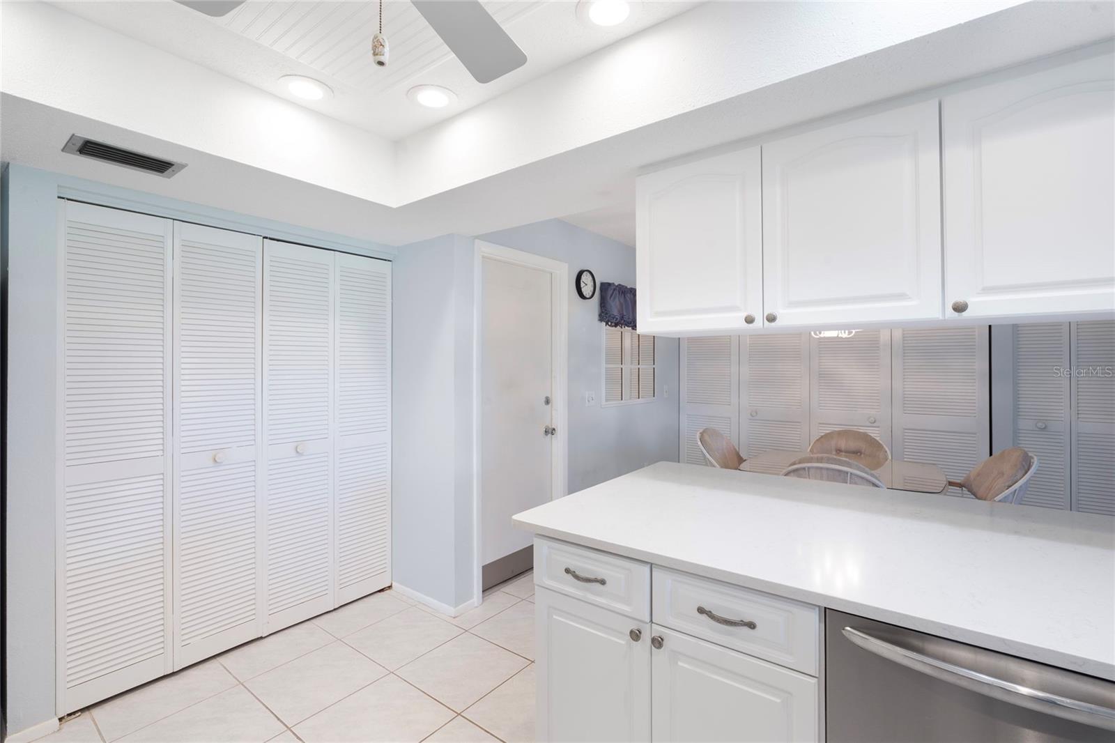 5th image of 883 Shamrock Blvd #9, Venice, FL 34293 | MLS# N6145460