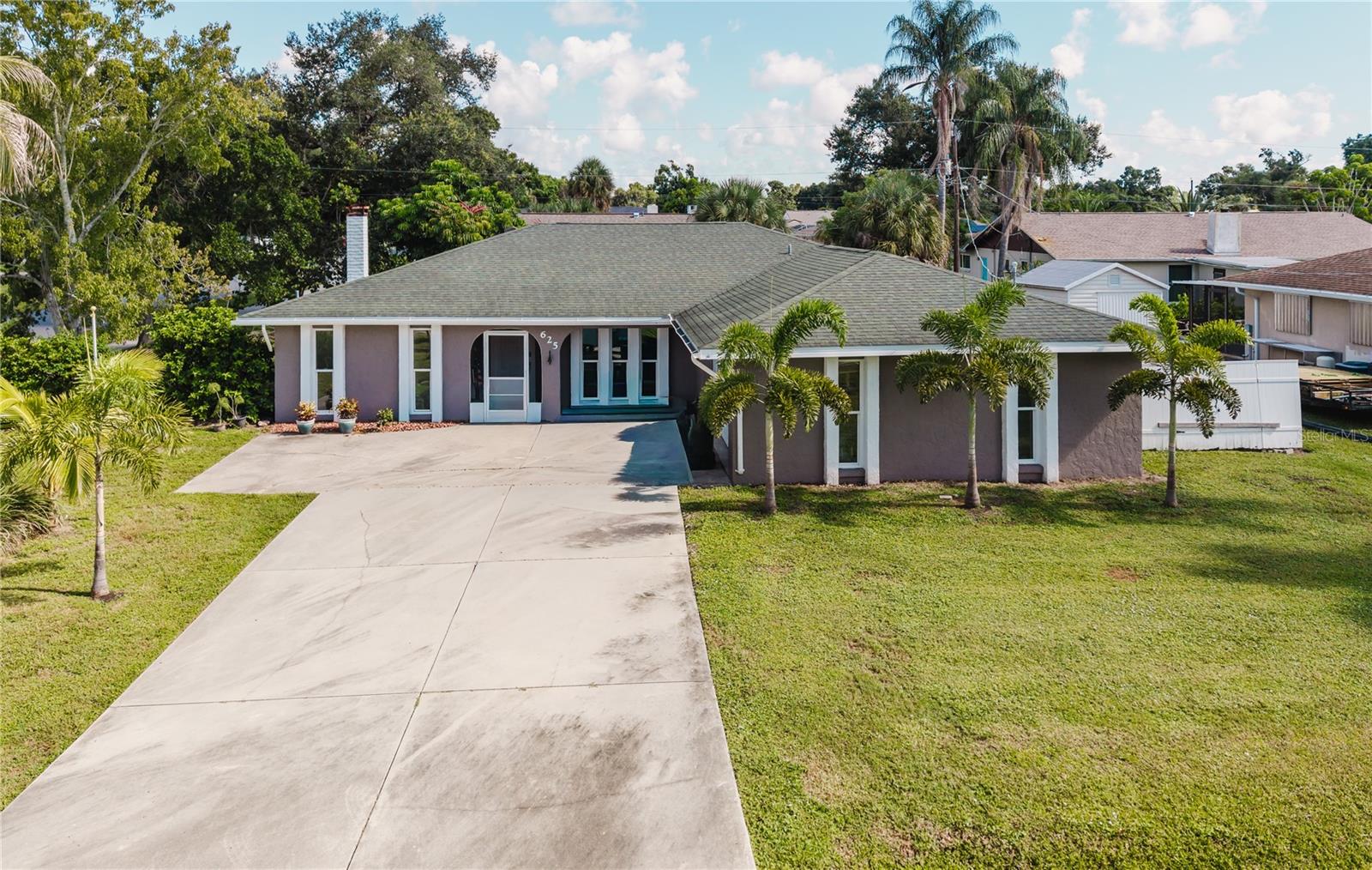 1st image of 625 E Baffin Dr, Venice, FL 34293 | MLS# C7529898