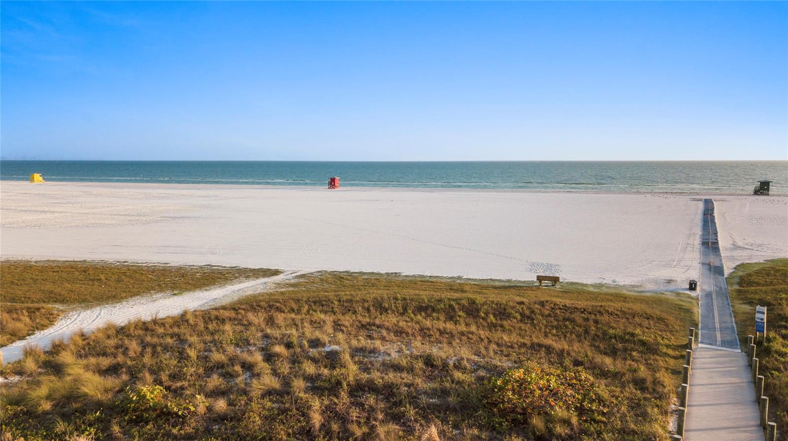 2nd image of 204 3Rd St W, BRADENTON, FL 34205