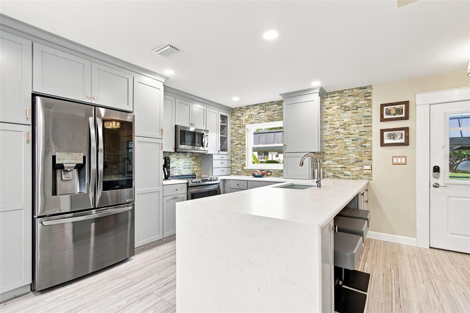 5th image of 245 116Th Ave, TREASURE ISLAND, FL 33706