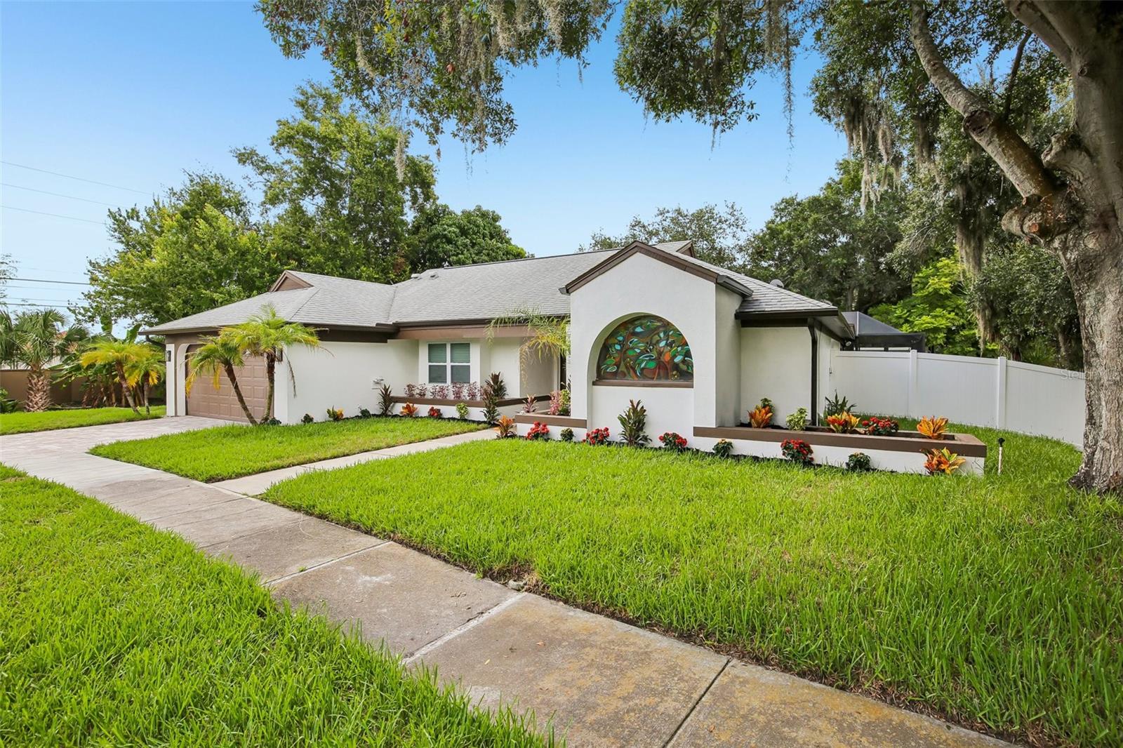 3rd image of 3093 Crest Dr, Clearwater, FL 33759 | MLS# TB8541868