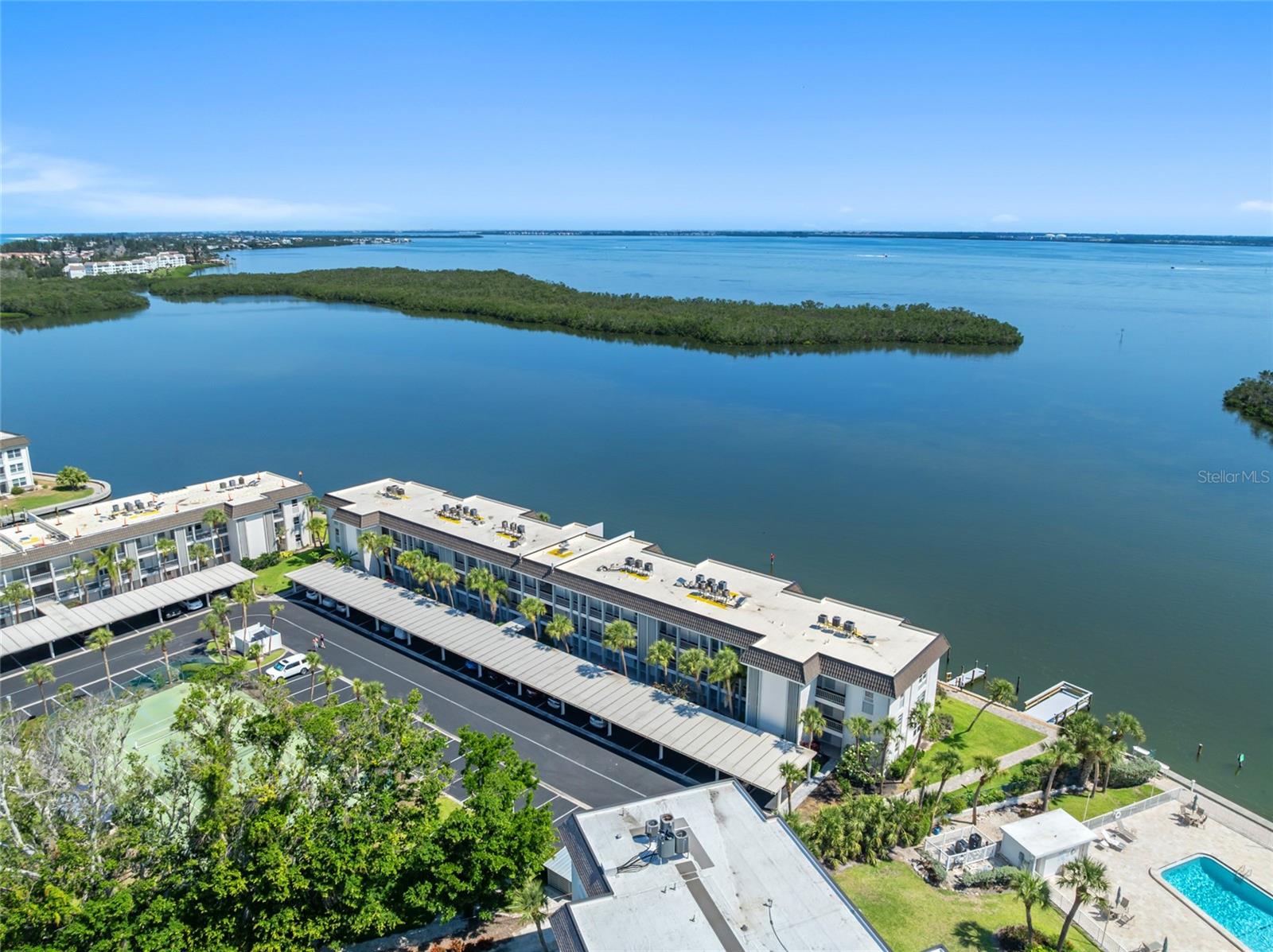 2nd image of 4310 Falmouth Dr, LONGBOAT KEY, FL 34228