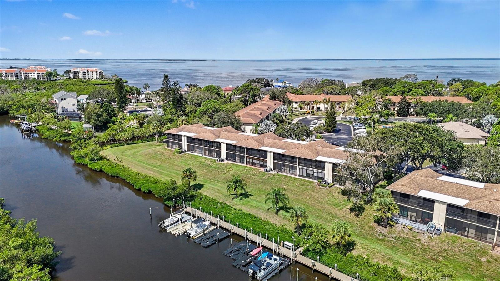 2nd image of 1702 Seascape Cir, TARPON SPRINGS, FL 34689