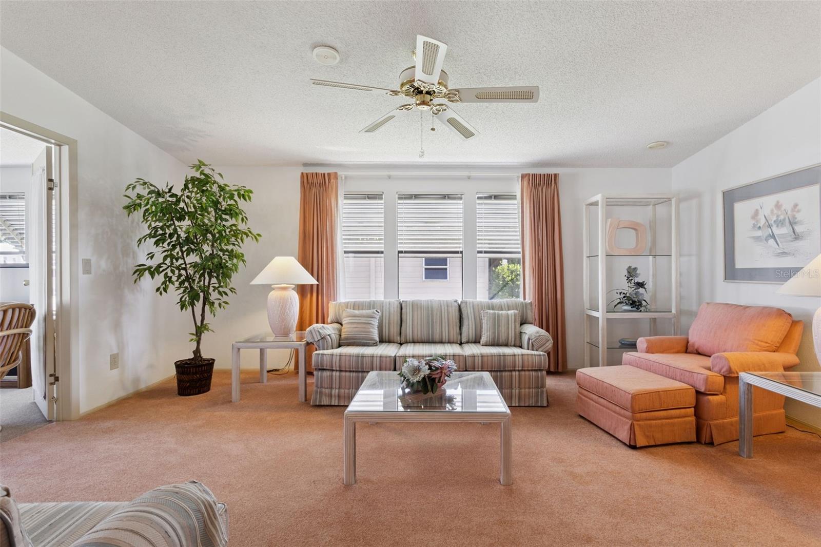 3rd image of 1615 Pinehurst Dr, Lady Lake, FL 32159 | MLS# O6436168