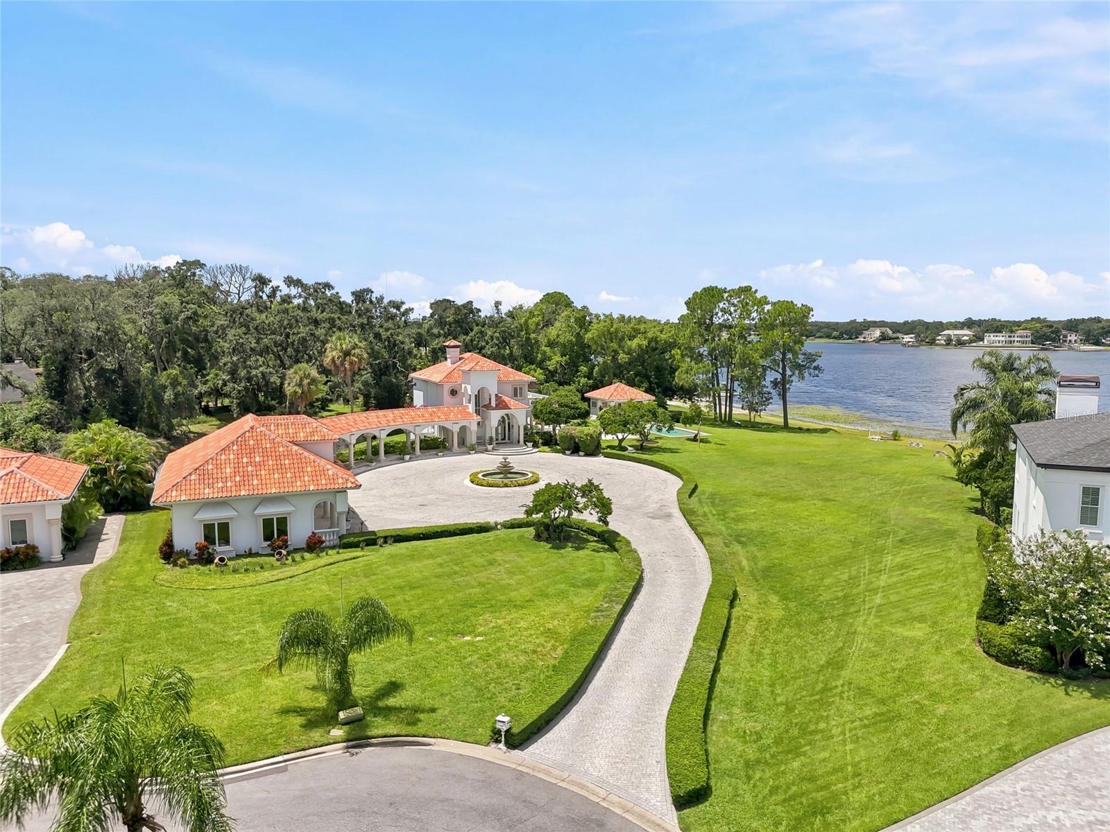 4th image of 11104 Winthrop Wy, Tampa, FL 33612 | MLS# TB8541938