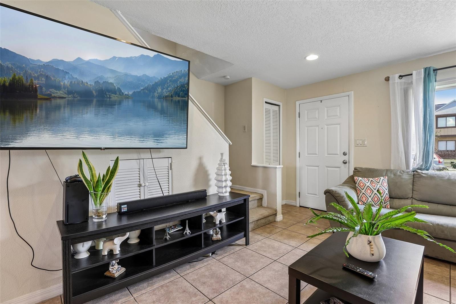 5th image of 12063 Tift Cir, Orlando, FL 32826 | MLS# O6436182