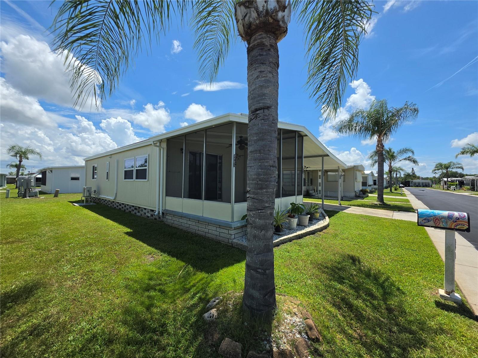 2nd image of 10924 Heritage Dr, Port Richey, FL 34668 | MLS# W7888869
