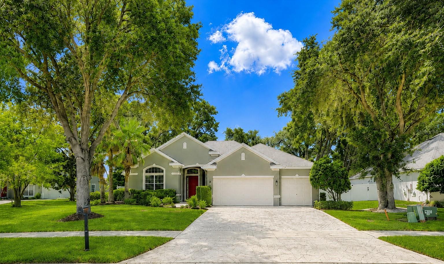 1st image of 105 E Blue Water Edge Dr, Eustis, FL 32736 | MLS# G5116907