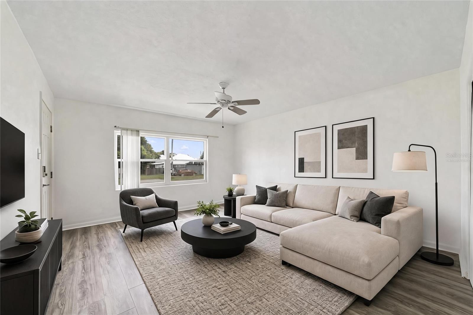 3rd image of 524 & 526 Sumner St, Kissimmee, FL 34741 | MLS# O6436231
