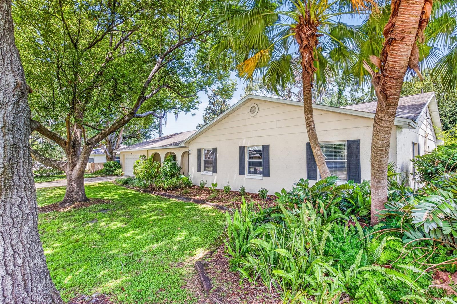 2nd image of 301 Valencia Ct, Winter Garden, FL 34787 | MLS# NS1089084