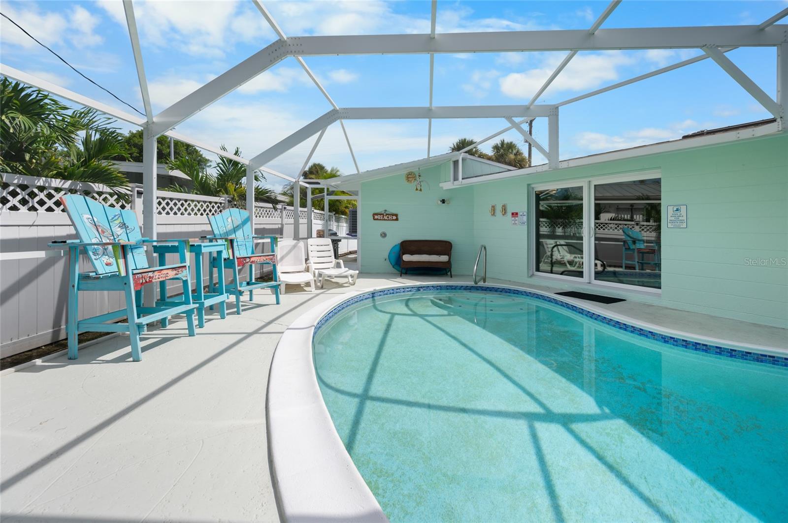 4th image of 1280 Holiday Dr, Englewood, FL 34223 | MLS# D6148541